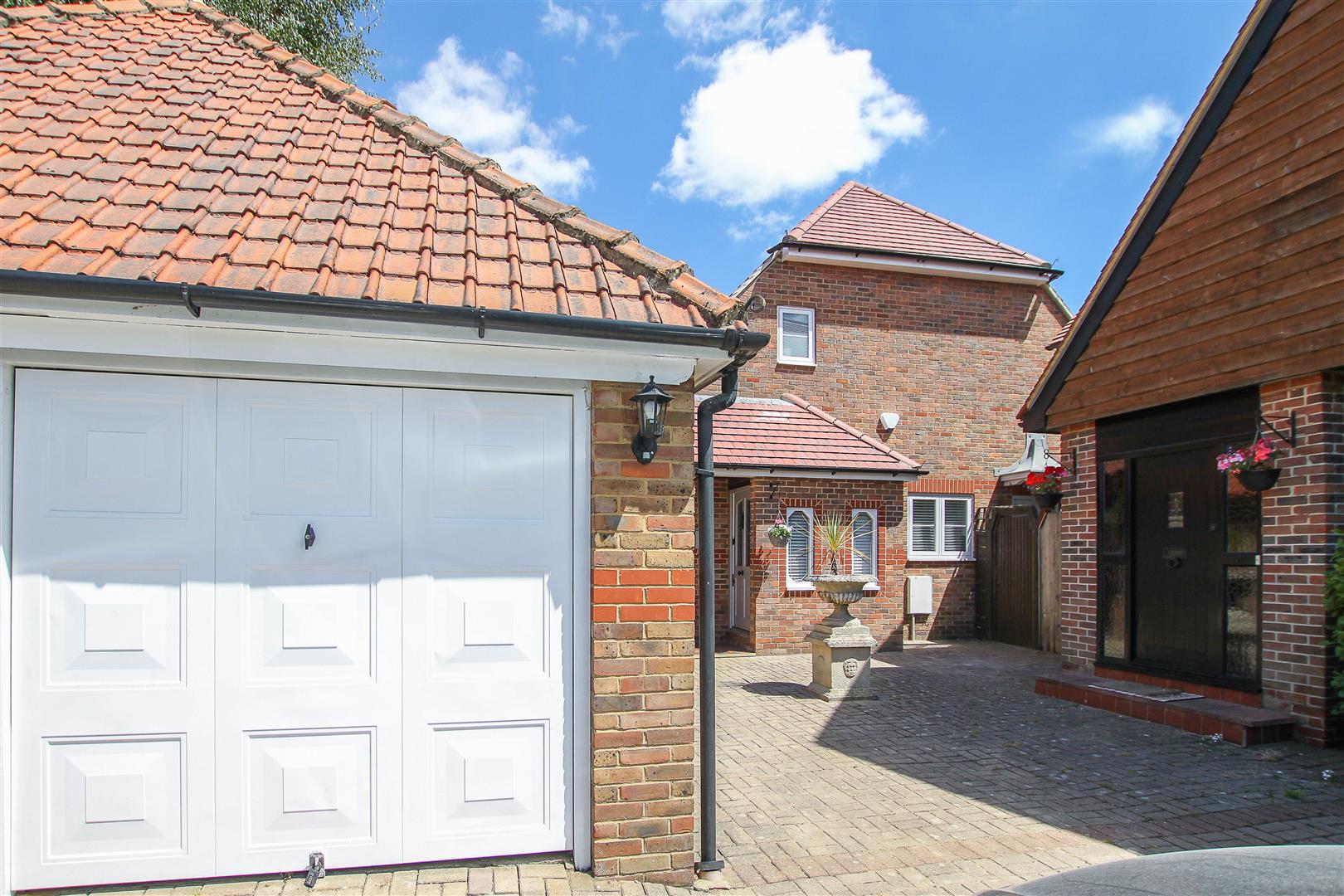 Deal Tree Close, Hook End, Brentwood Keith Ashton